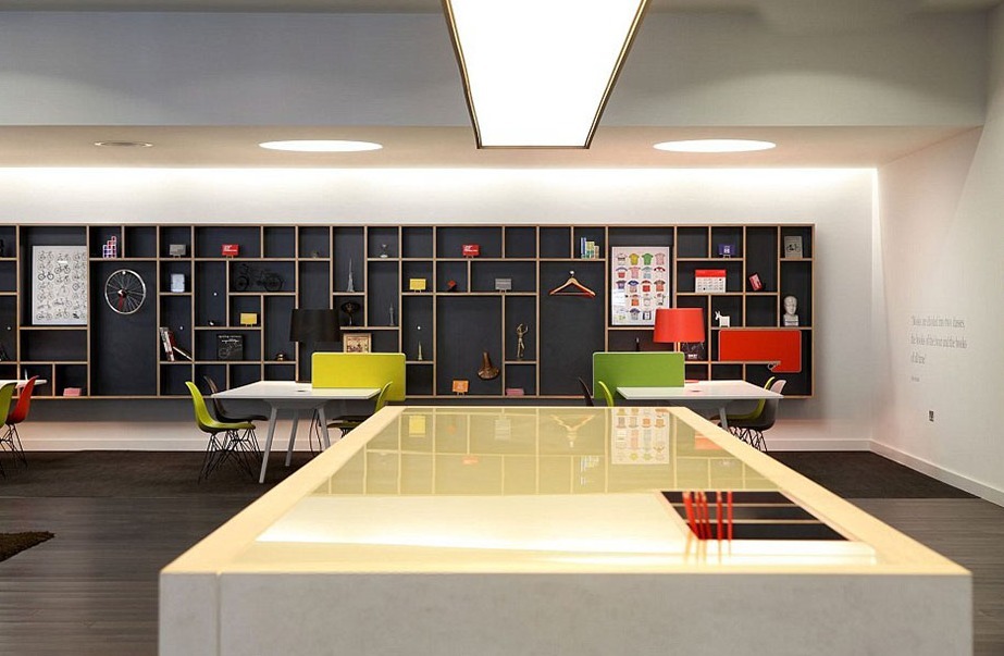 适合公司员工在沙滩上集体玩的游戏如题 谢谢