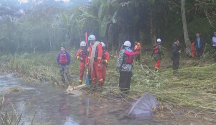 2百多斤的胖子西藏旅行遇大雨 71950_4539838_981131.jpg