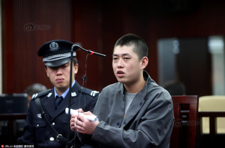 微信群主有权将别人发的图片删除吗?然后不让