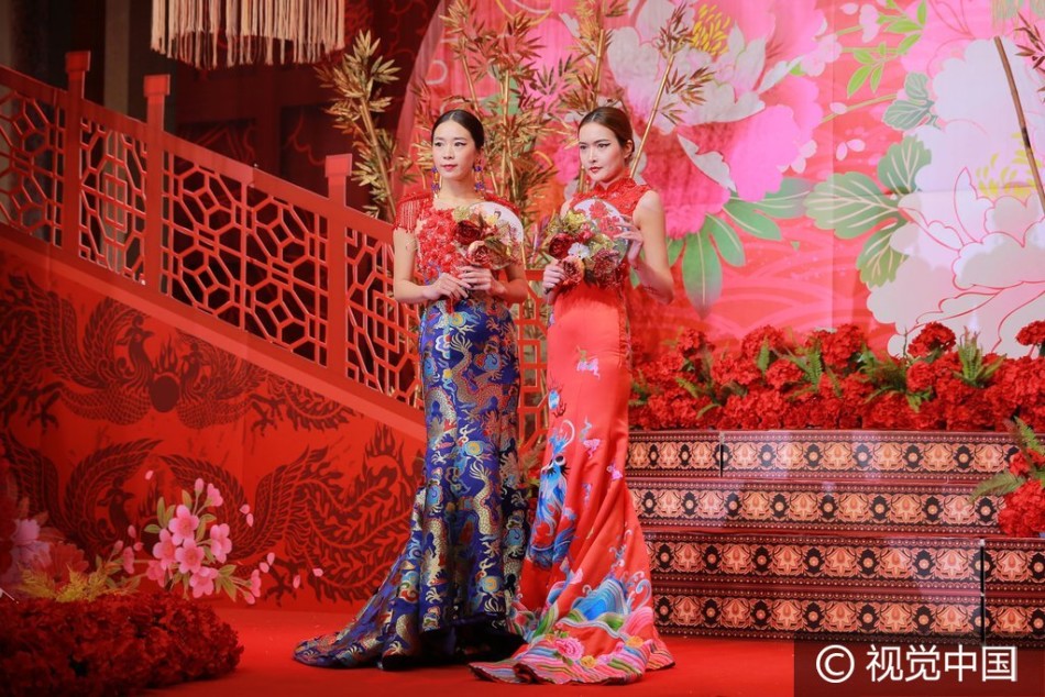 凤冠霞帔婚纱_凤冠霞帔婚纱高清图片(3)