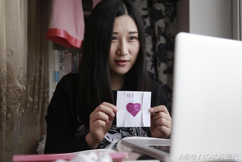 沈阳美女放弃稳定工作做女主播 月入万元