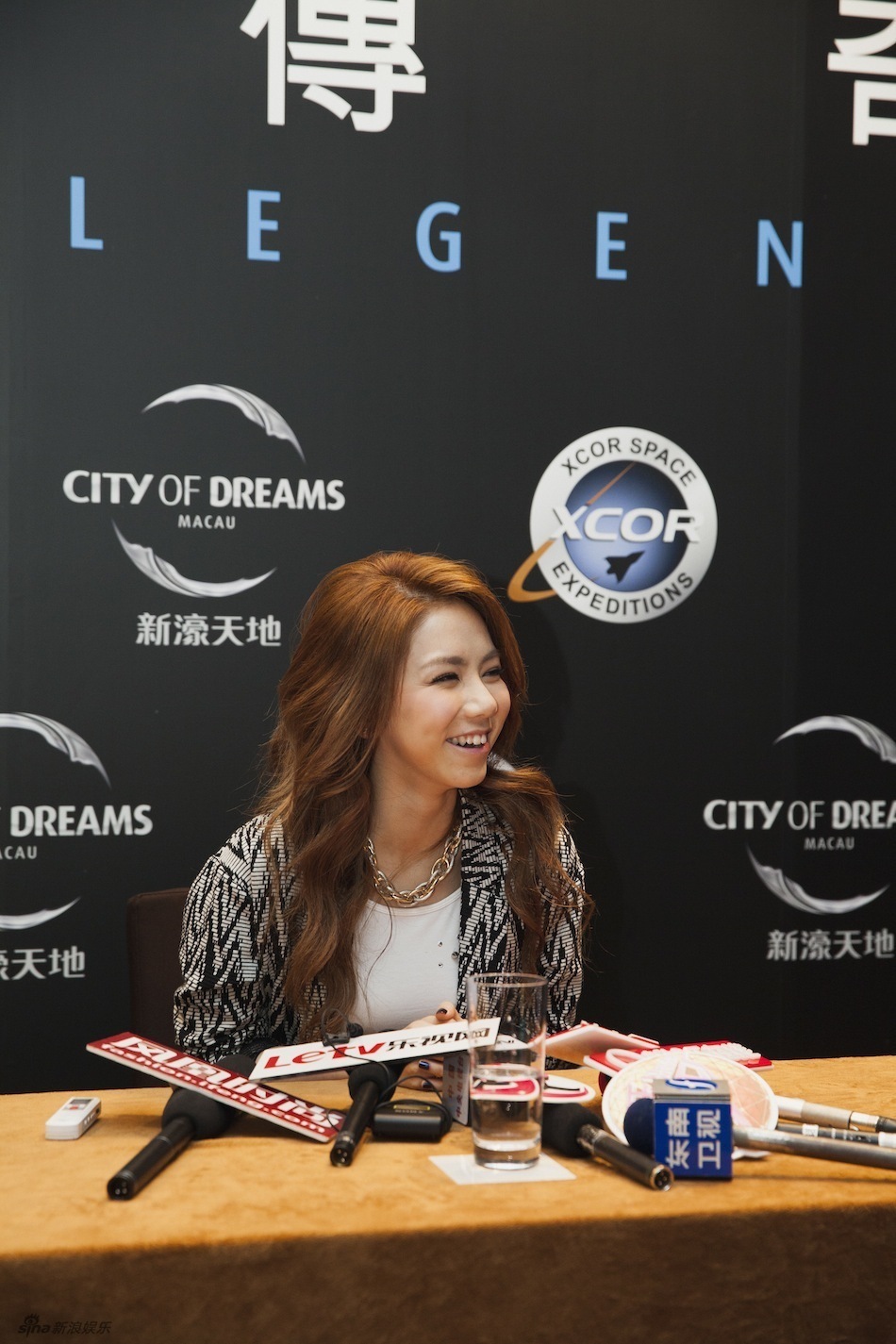 怎么把自己在唱吧录的歌发到快手上面。求解