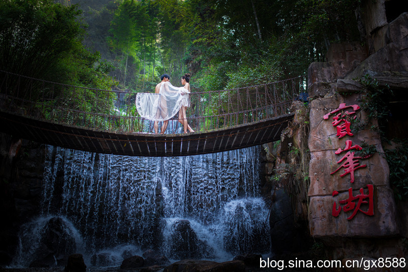 张家界婚纱照_婚纱照图片唯美(2)