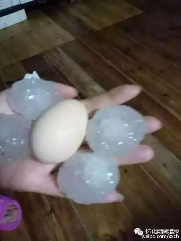 湖南突降冰雹大如鸡蛋 白天似黑夜