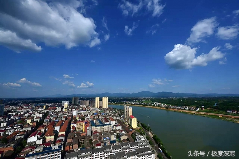 点击图片查看详情 70万人口的城市_...是德国的第五大城市,拥有近70万人口,人均GDP在3万到5元美元(2)