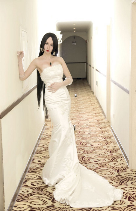 cos婚纱_雷姆拉姆真人cos婚纱(3)