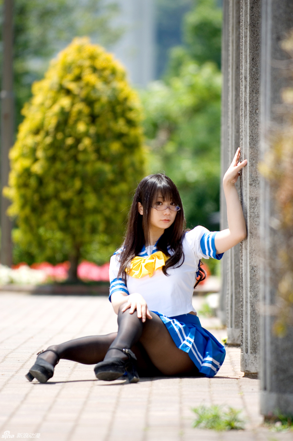 风衣巨乳(2)