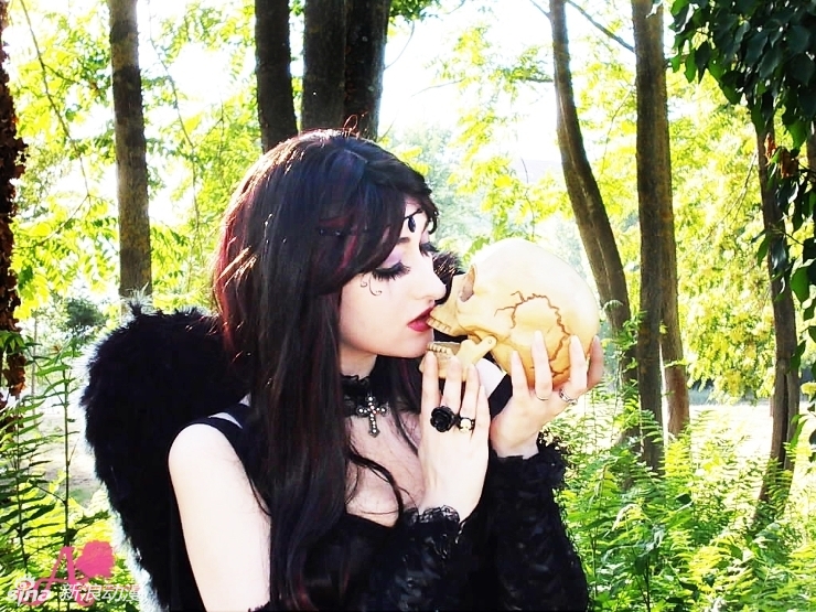 意大利电眼美女annary shining倾情演绎日本AC