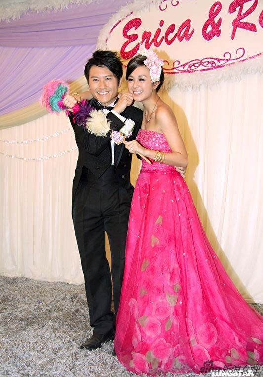 唐宁婚纱照_周峻纬老婆唐宁照片(2)