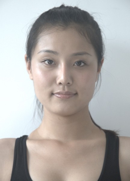 2010新丝路海口模特大赛总决赛女冠-宫莹