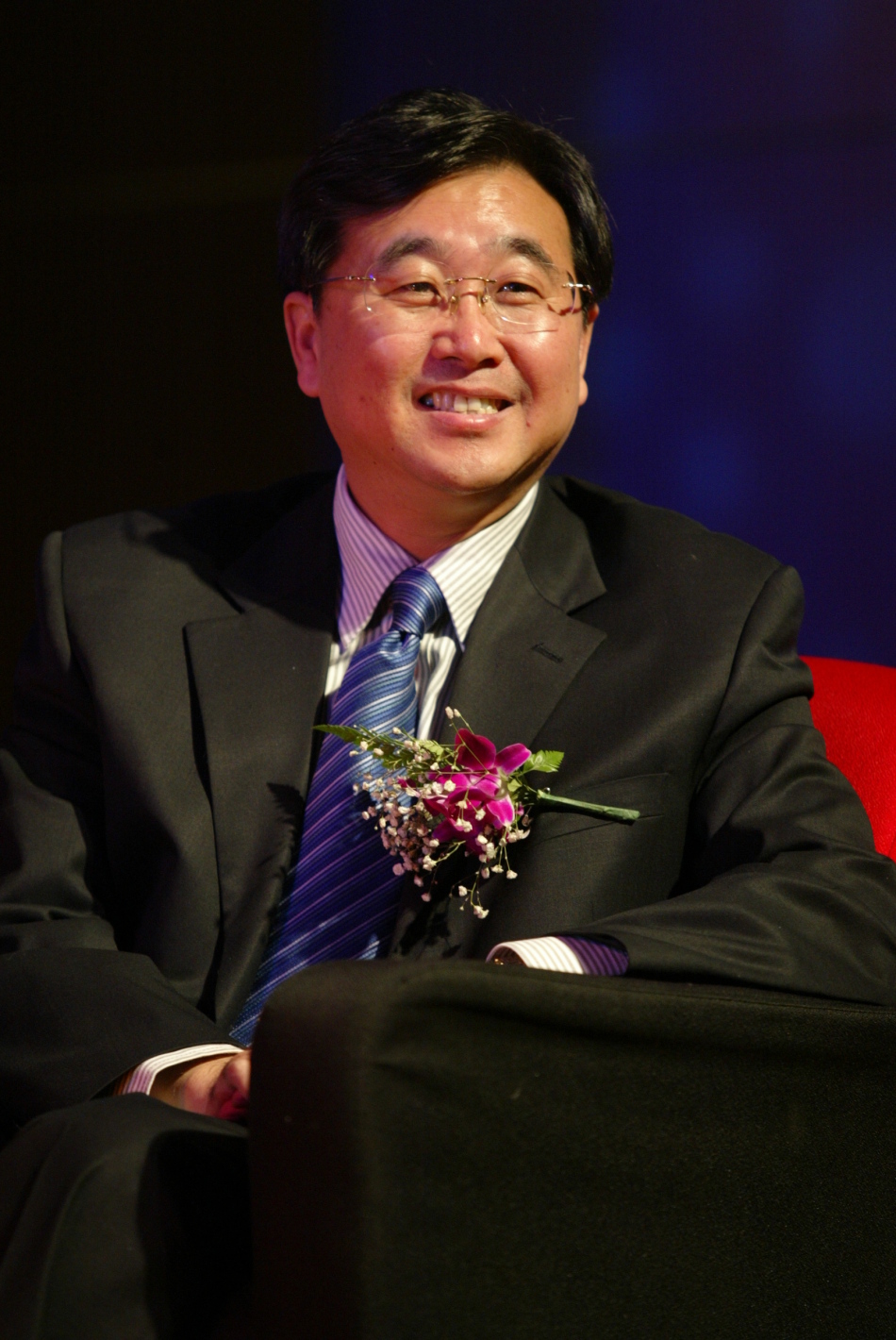 新丝路董事长_新丝路少儿模特大赛图