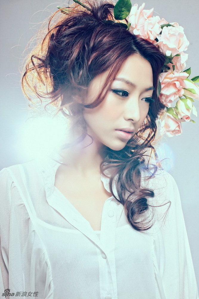 《lady呱呱》主持人温雅写真