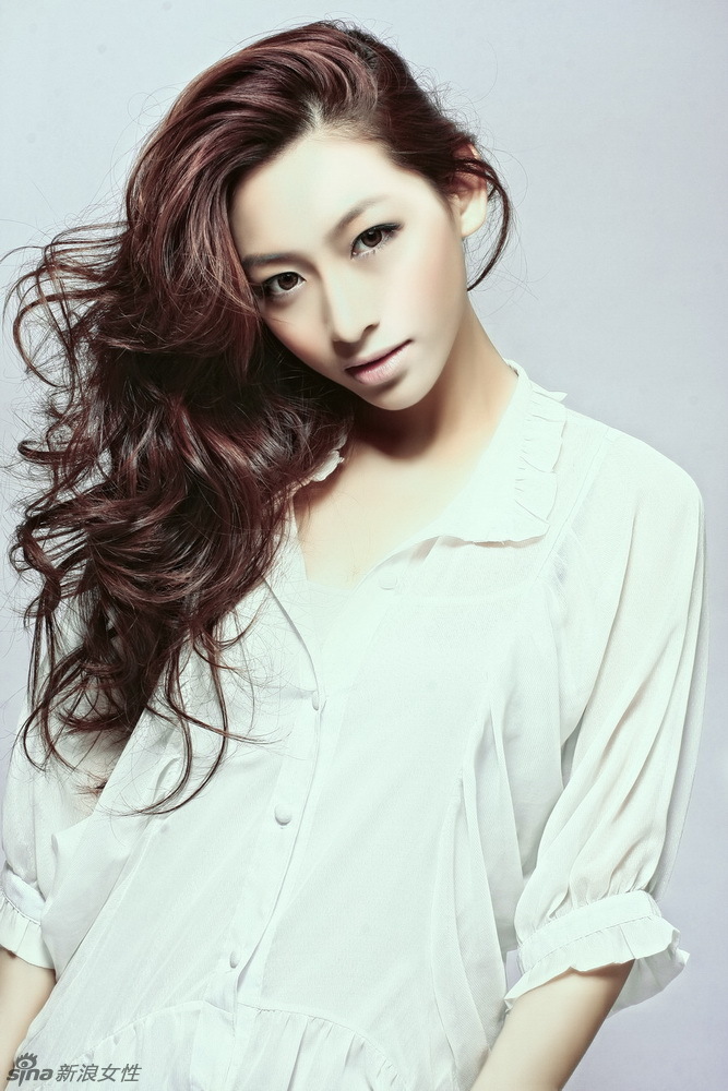 《lady呱呱》主持人温雅写真