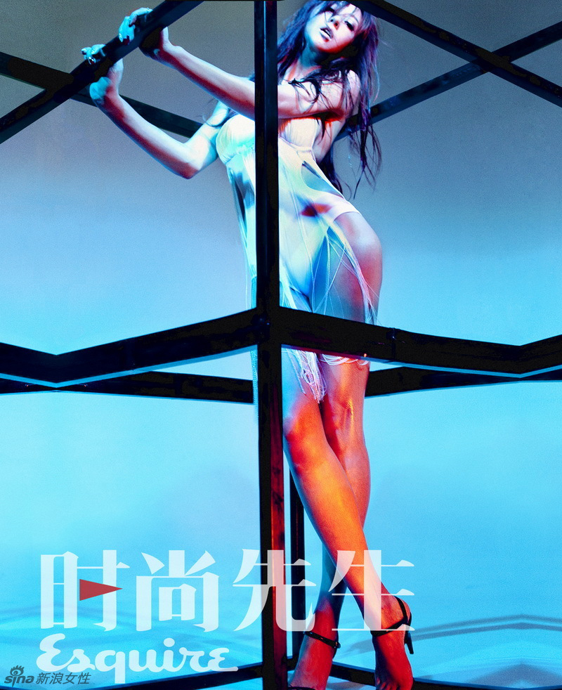 周韦彤《时尚先生》写真