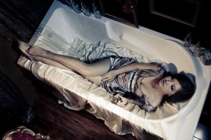 美女性感浴室照