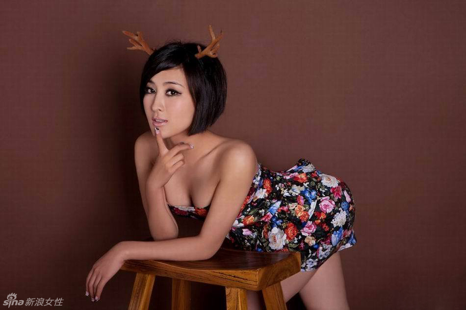 马苏扮“鹿女郎”