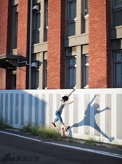 东京浮游少女网络爆红 抛开压力自由跳跃