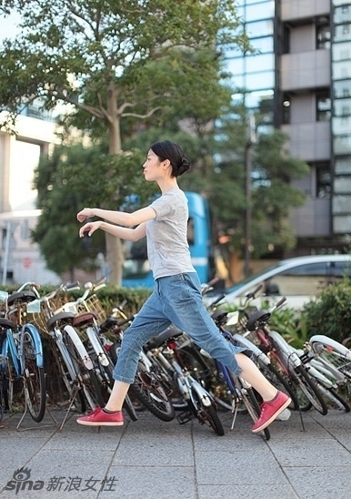 东京浮游少女网络爆红 抛开压力自由跳跃