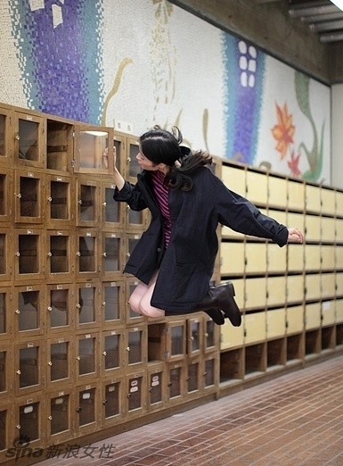 703_274998_189255东京浮游少女网络爆红 抛开压力自由跳跃