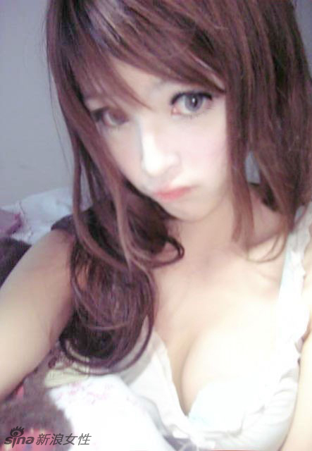 女孩王嘉韵因长得像充气娃娃微博爆红
