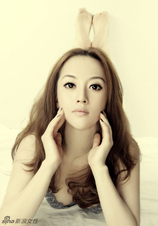 于艾熙小秀美妆