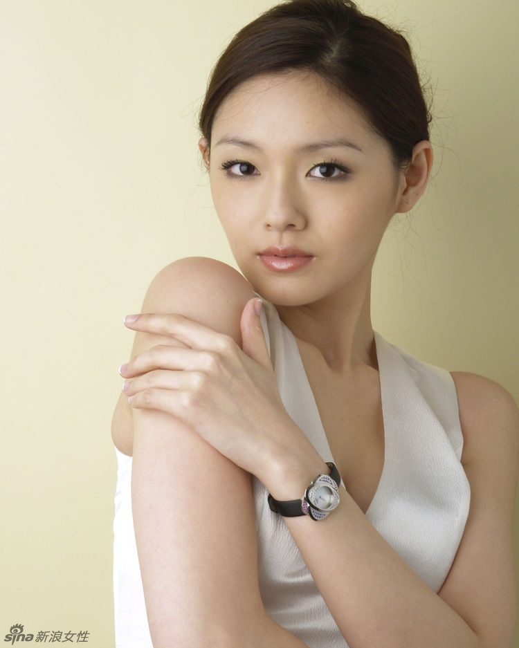 大S精美代言写真曝光 人妻尽显华贵妩媚