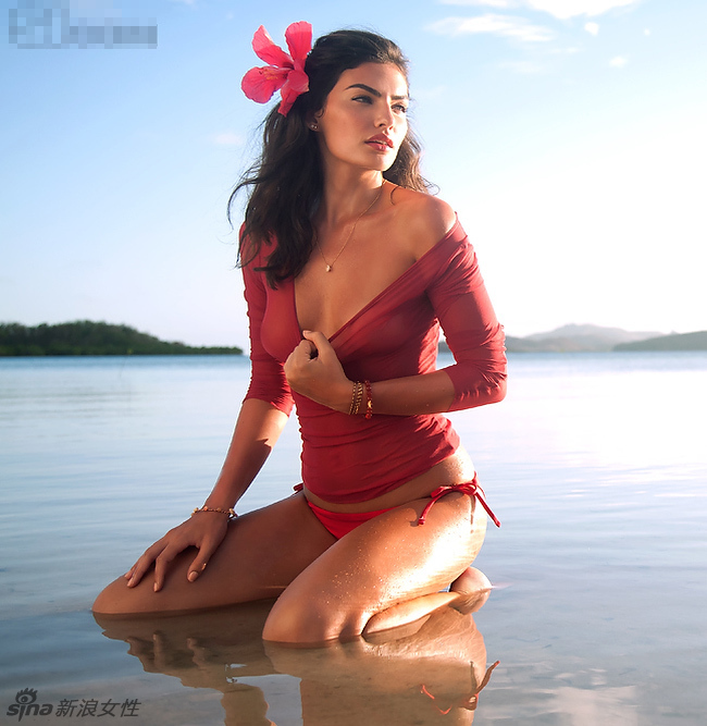 意大利泳装宝贝阿里萨-米勒写真