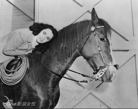 追忆玉婆 伊丽莎白-泰勒影像图集