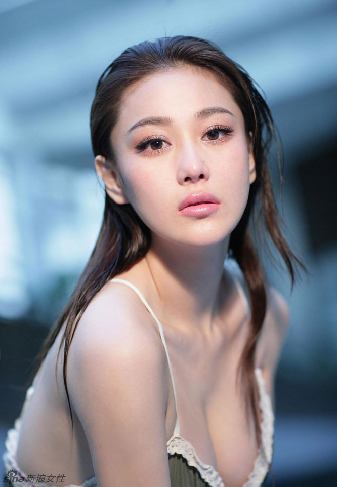 张馨予清新可人