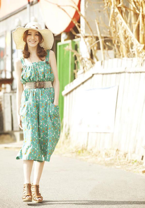藤井莉娜清凉夏日度假风情装扮