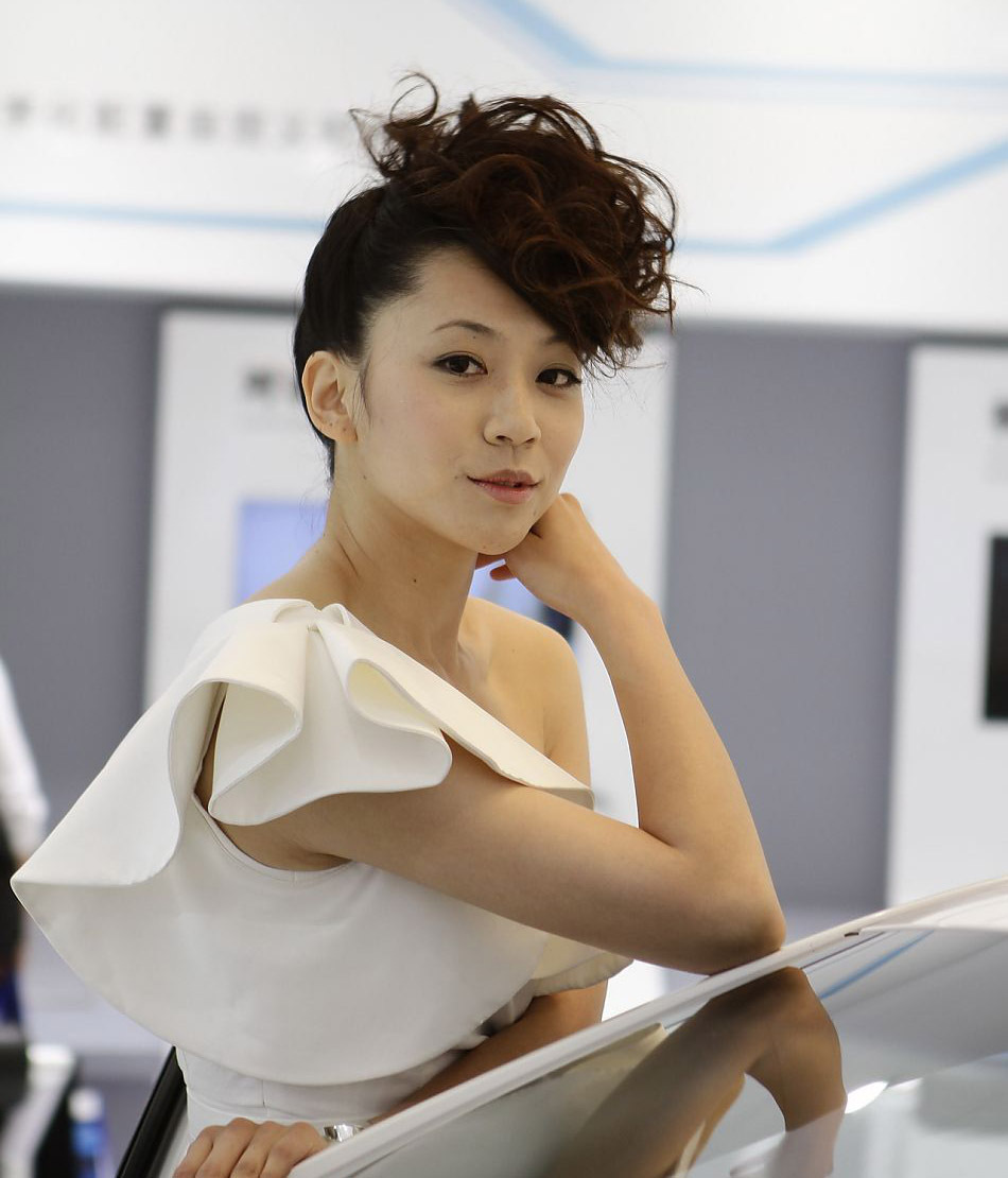 精致造型美车模 闪耀上海车展