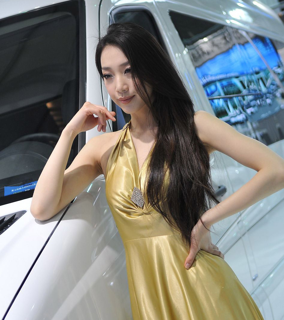 精致造型美车模 闪耀上海车展