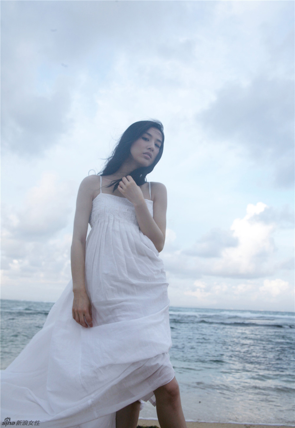 黄圣依忧郁美感