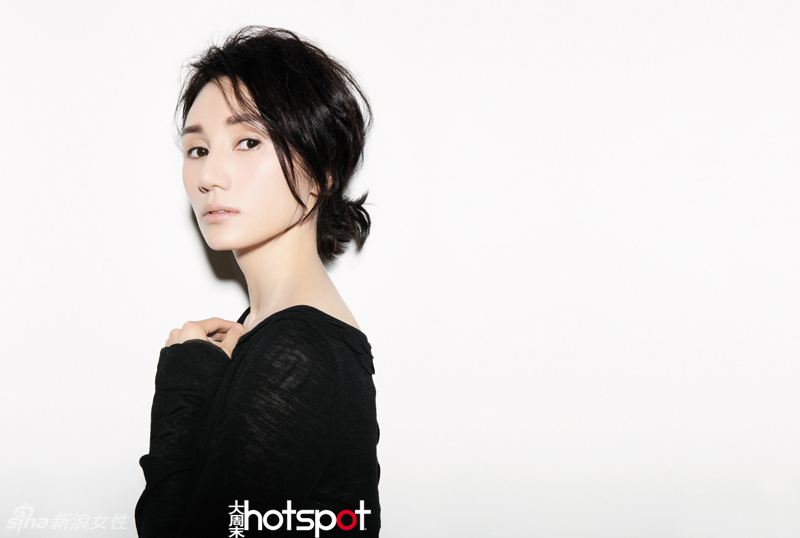 温婉妈妈袁泉最新写真 低调优雅穿时尚大牌