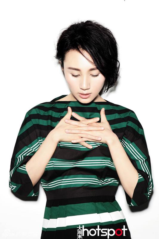 温婉妈妈袁泉最新写真 低调优雅穿时尚大牌