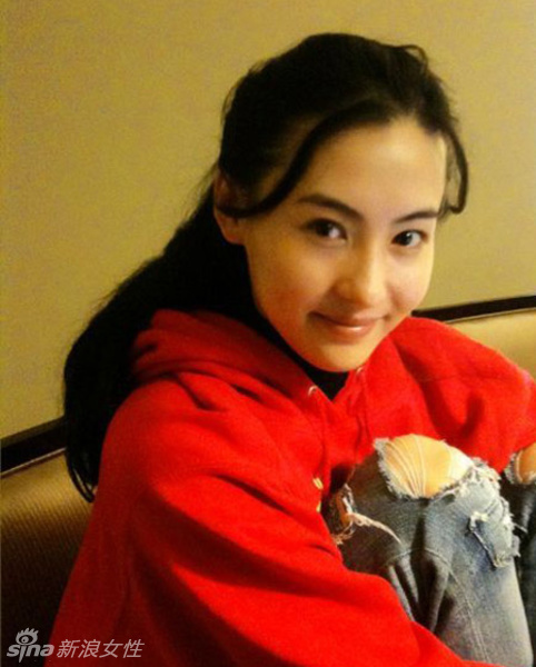 张柏芝婚变前写真 睡醒就去打仗