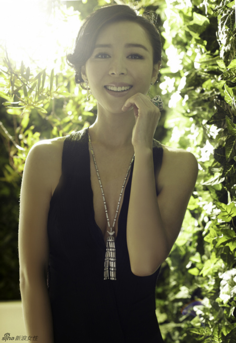 张静初笑容甜美