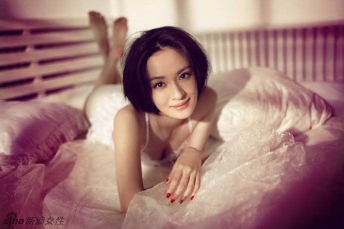 于越闺房私密写真 透视内衣的性感诱惑