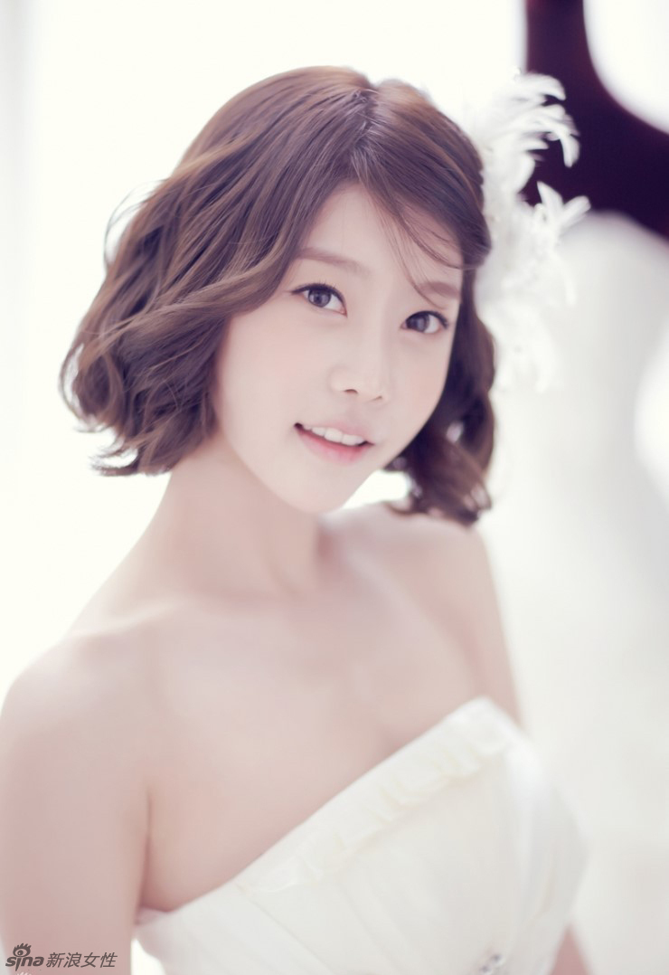韩国组合Girls day成员唯美婚纱写真
