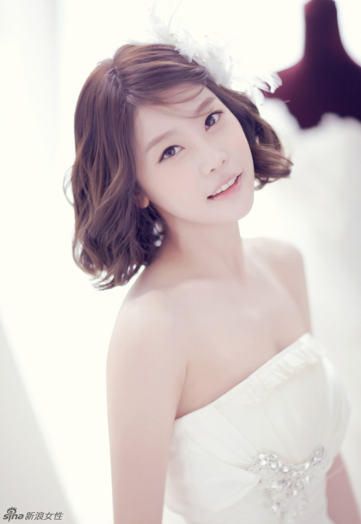韩国组合Girls day成员唯美婚纱写真