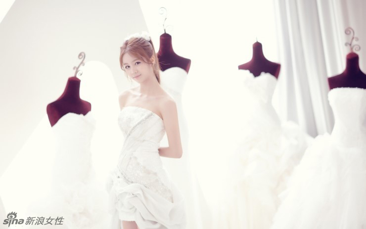 韩国组合Girls day成员唯美婚纱写真