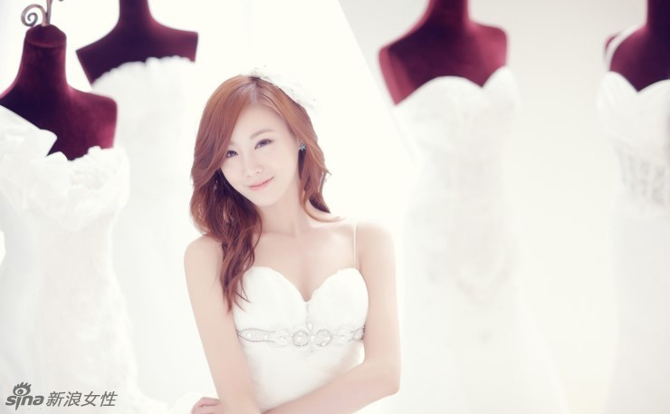 韩国组合Girls day成员唯美婚纱写真