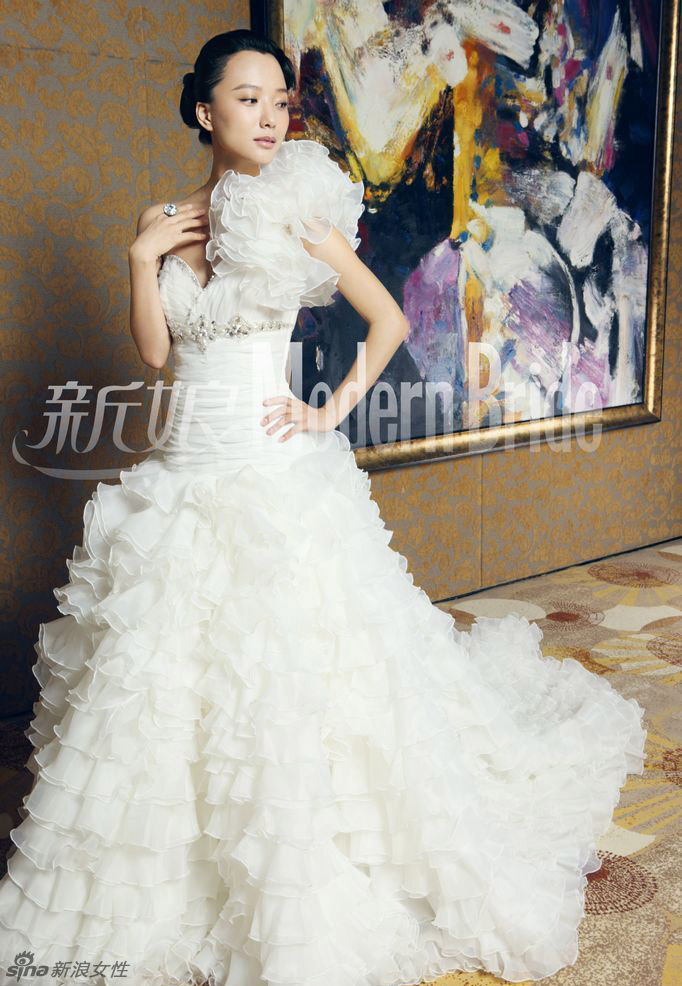 蛋糕裙婚纱尽显王珞丹柔美气质