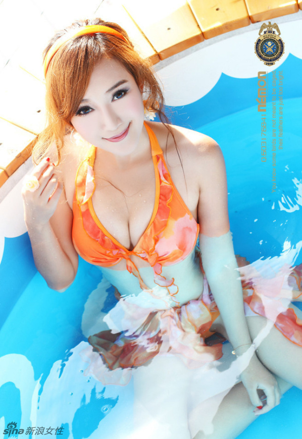 孙心娅湿身比基尼写真