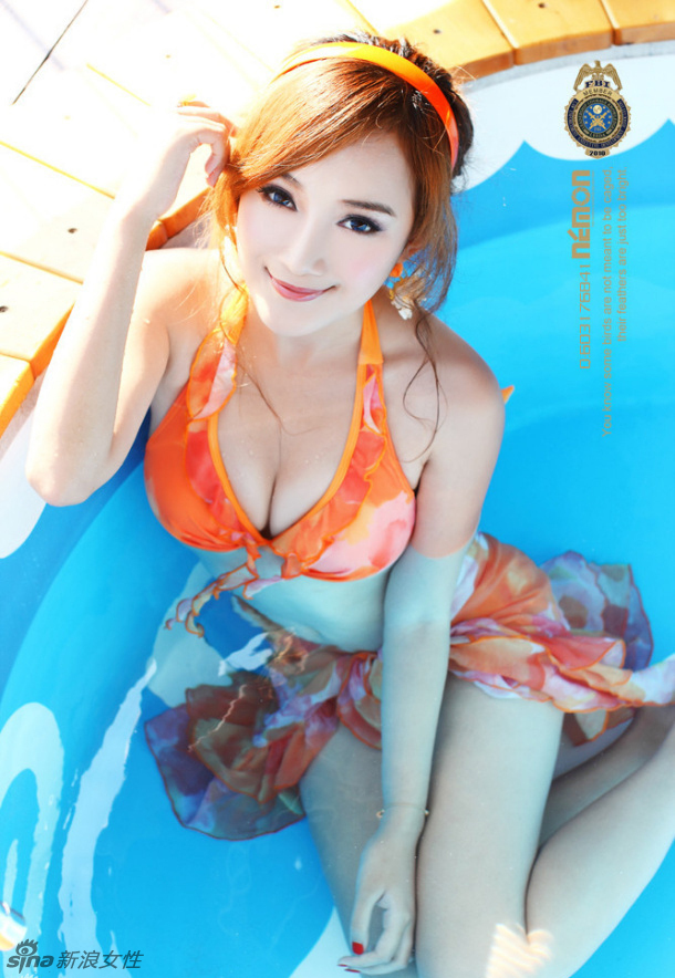 孙心娅湿身比基尼写真