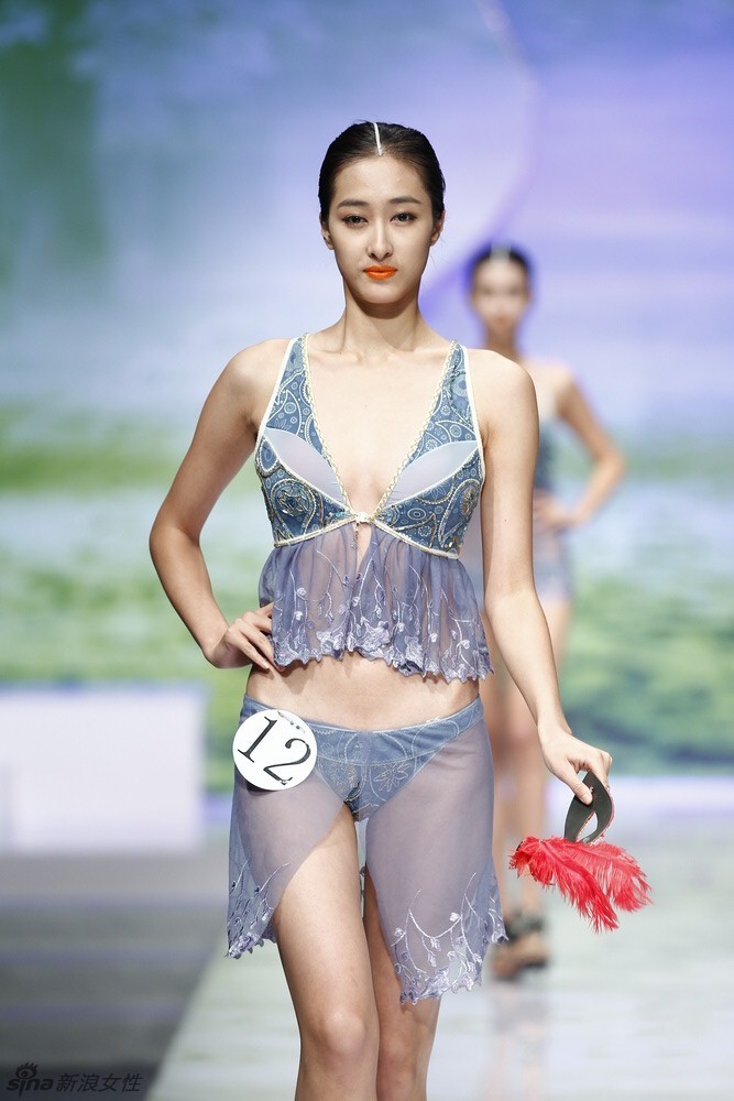性感内衣设计大赛_性感姐妹内衣模特大赛(3)