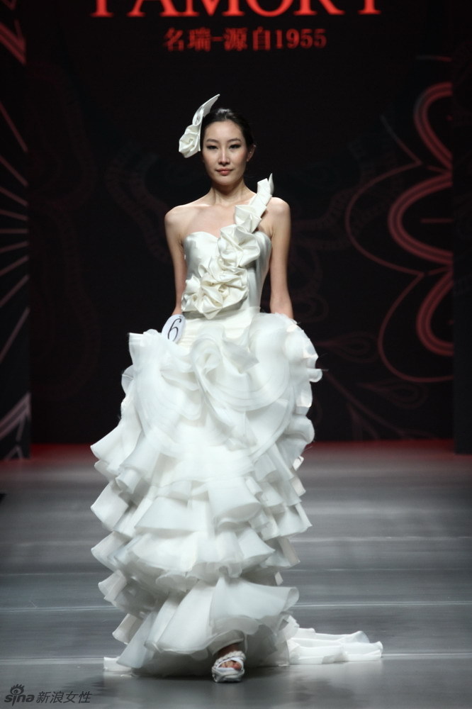 婚纱设计大赛_设计大赛海报(2)