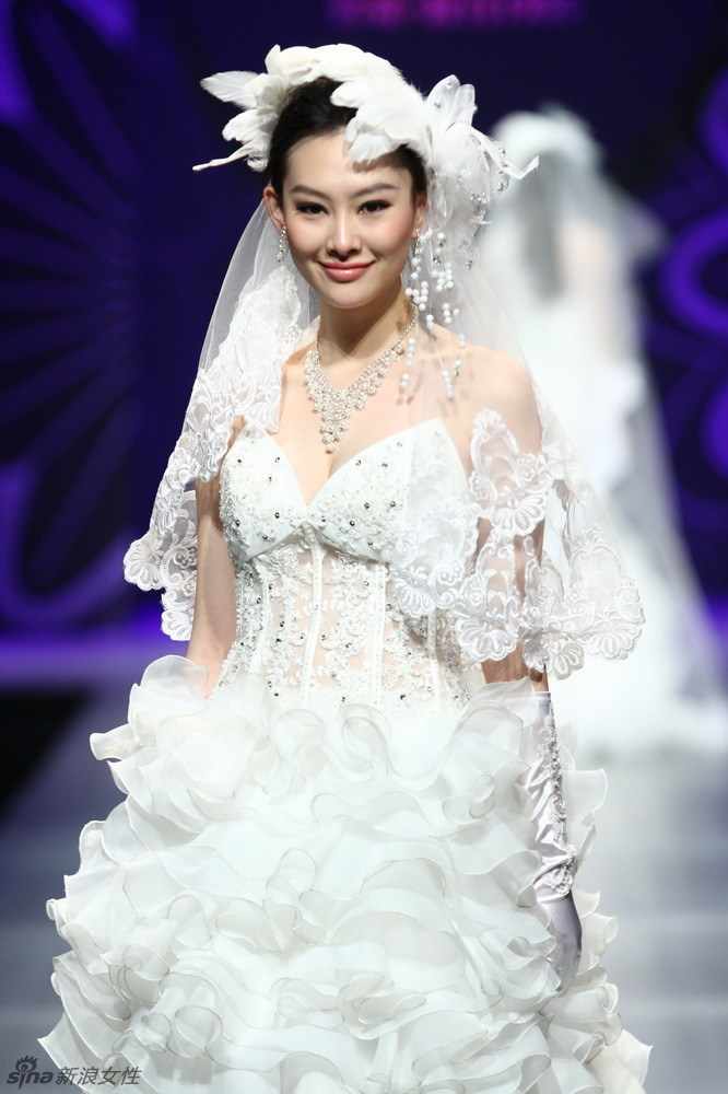 中国最美婚纱_杨紫穿婚纱的最美图片(2)
