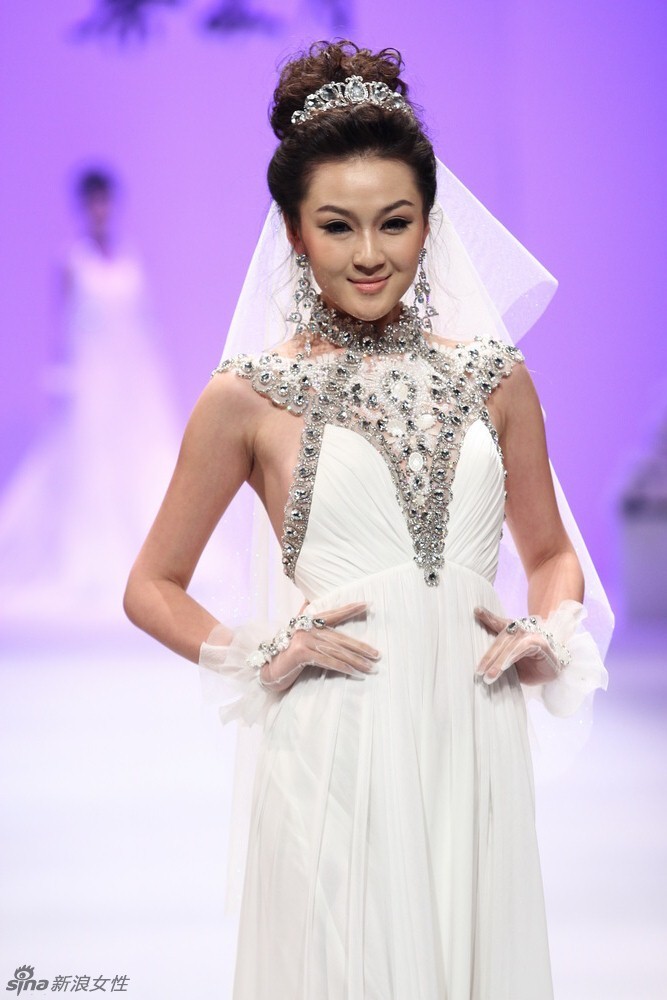 婚纱蔡美月_蔡美月婚纱秀(3)