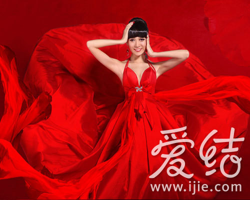 红色婚纱背景_红色婚纱图片(2)
